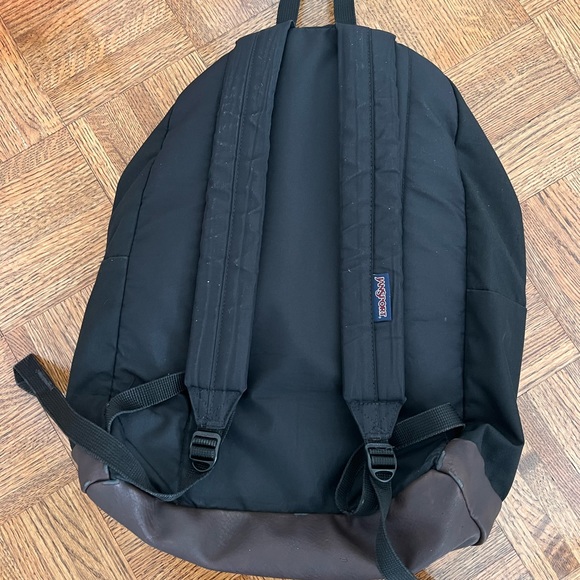 Large Backpack - Picture 2 of 7